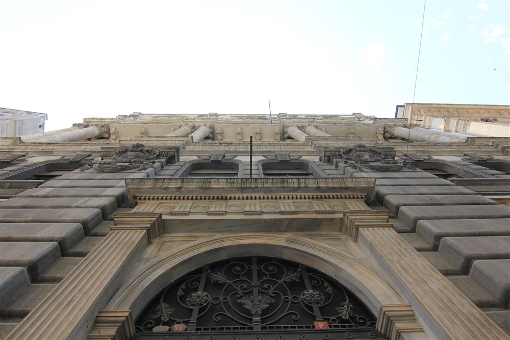 Facciata su Bankalar Caddesi