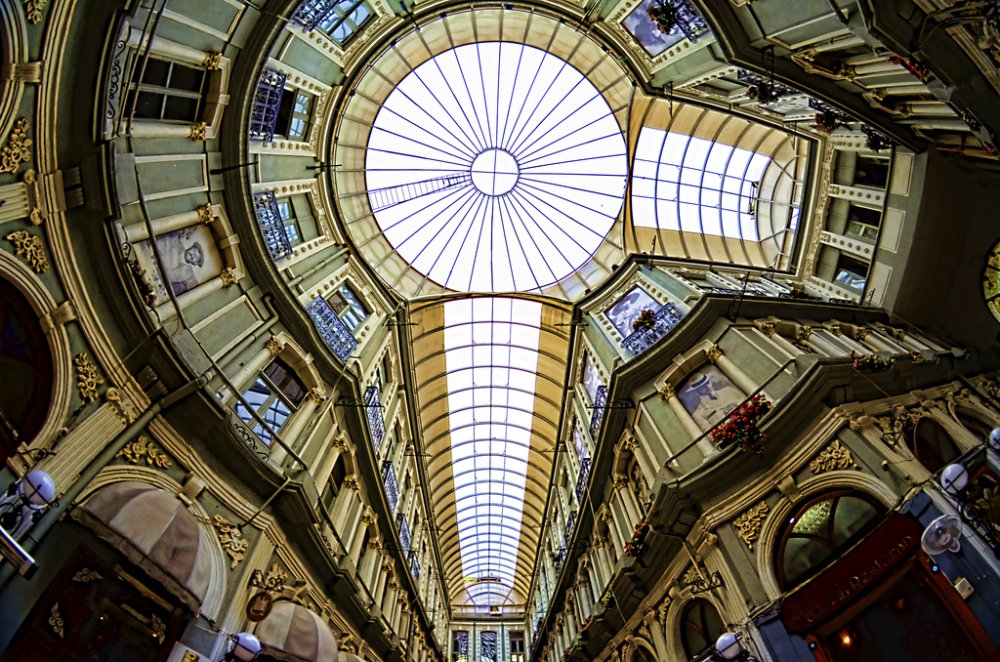La cupola in vetro di un pasaj di İstiklal